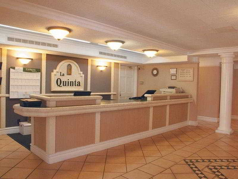 Quality Inn & Suites North Charleston - Ashley Phosphate Interior photo