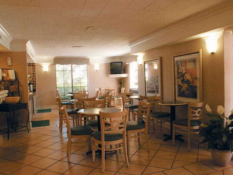 Quality Inn & Suites North Charleston - Ashley Phosphate Restaurant photo